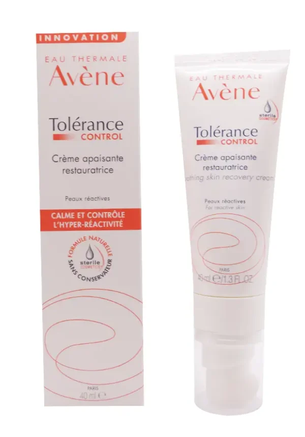 La Crème Apaisante Restauratrice Tolérance Control d'Avène est une solution dermatologique avancée pour les peaux hypersensibles et réactives. Grâce à son actif breveté D-SensinoseTM et sa formule à 98% d'origine naturelle, elle apaise rapidement, hydrate intensément et restaure la barrière cutanée. Son conditionnement stérile innovant garantit une efficacité et une sécurité optimales pour un confort cutané durable.