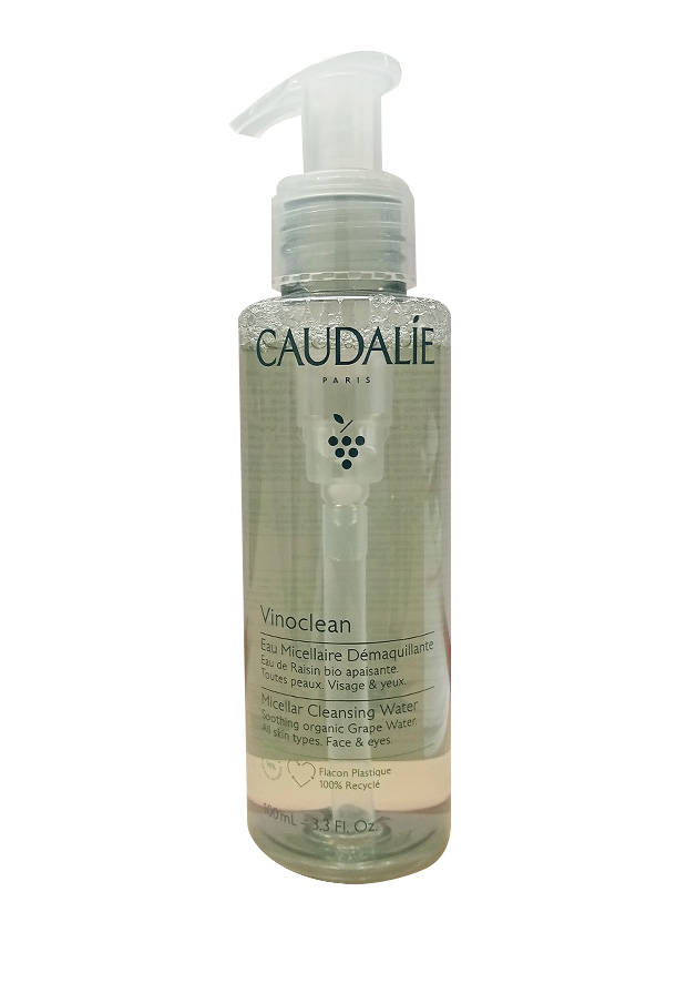 L'eau micellaire démaquillante 100ml de Caudalie nettoie et démaquille en profondeur, même le maquillage waterproof. Formule naturelle pour tous types de peau, même les plus sensibles.